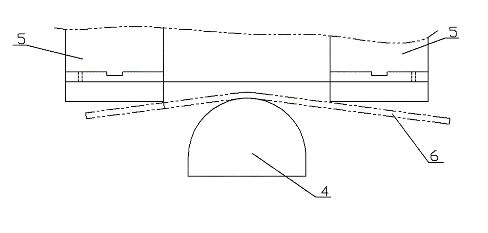 Short and straight section row bending device of boiler diaphragm type wall