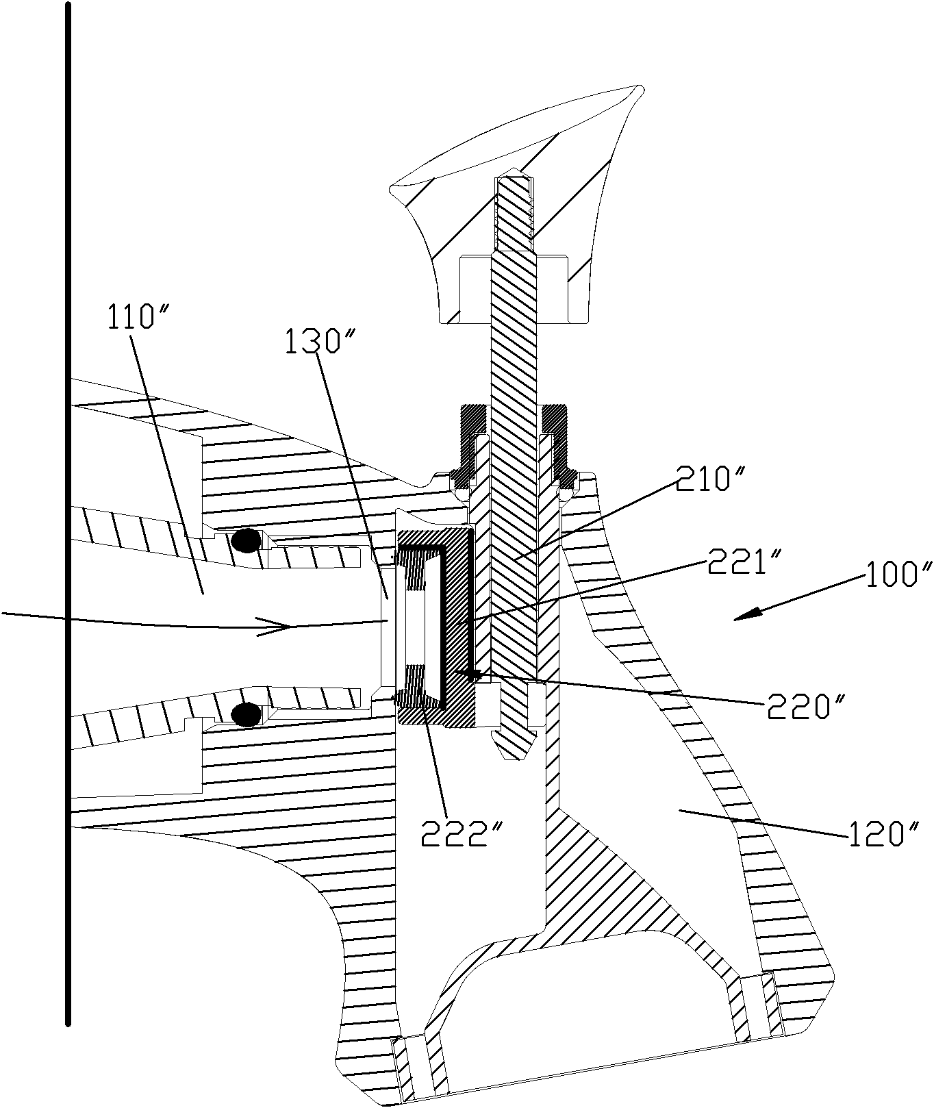 Low-pressure and rapid-overflowing water outlet device for bathtub faucet