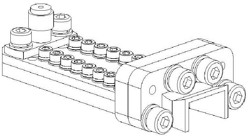 Directional broadband efficient surface wave excitation device