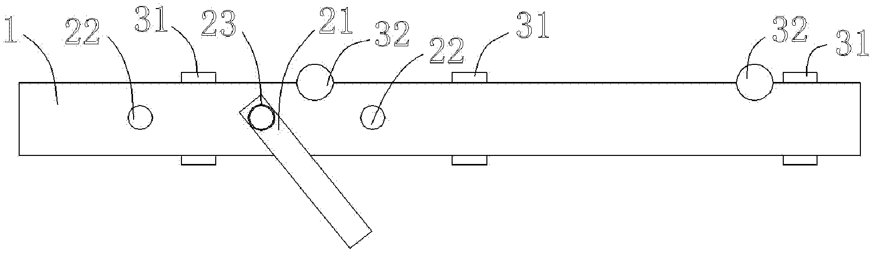 Moveable slip form car and method for manufacturing drainage blind ditch by using moveable slip form car