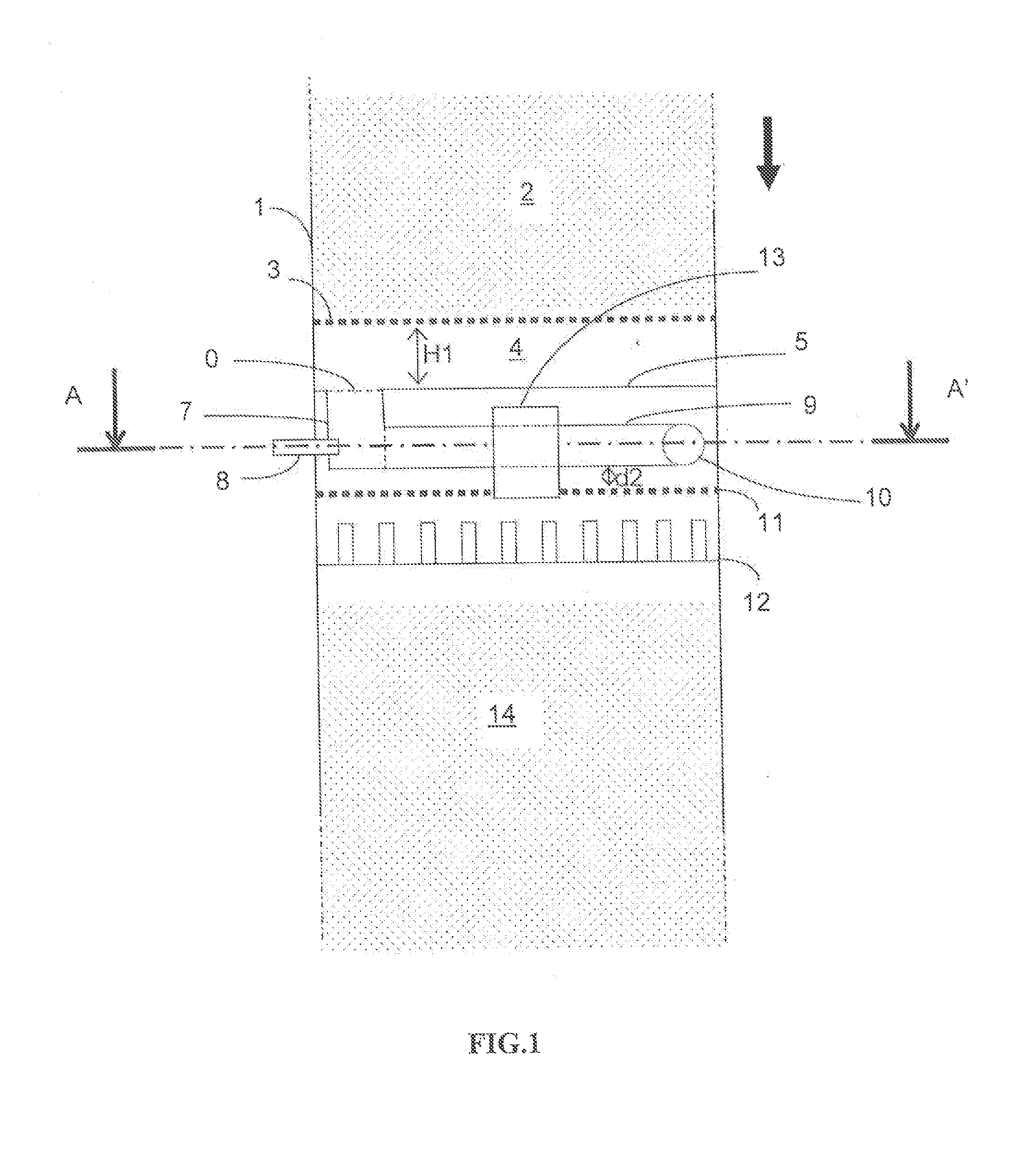 Device for injecting and mixing fluids in a downward-flow reactor