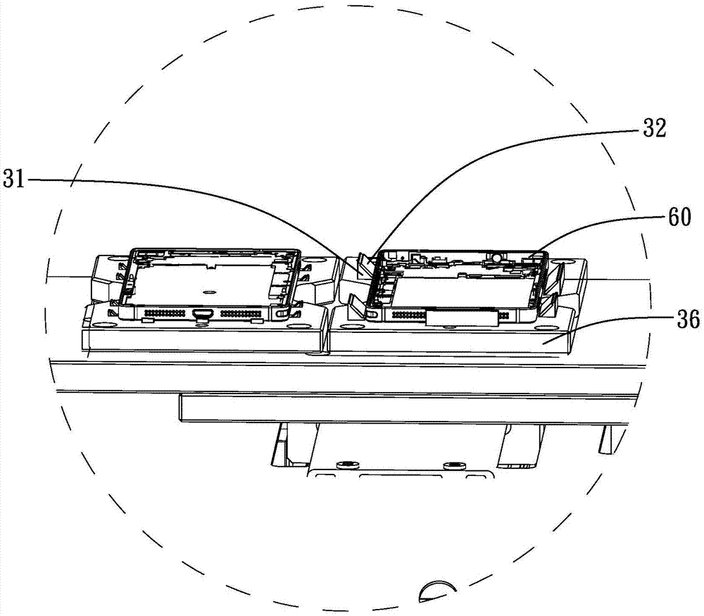 Flatness detecting device