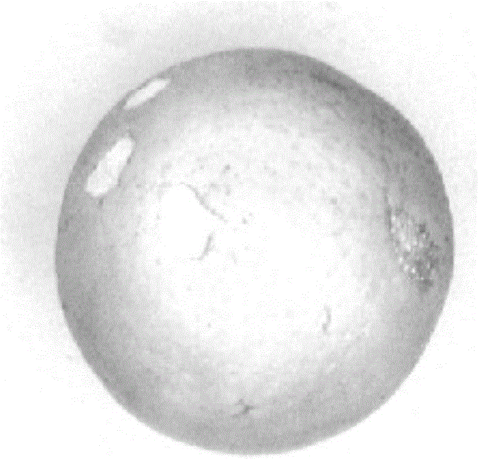 Method for detecting fruit surface defects by virtue of segmentation of gradient iteration threshold