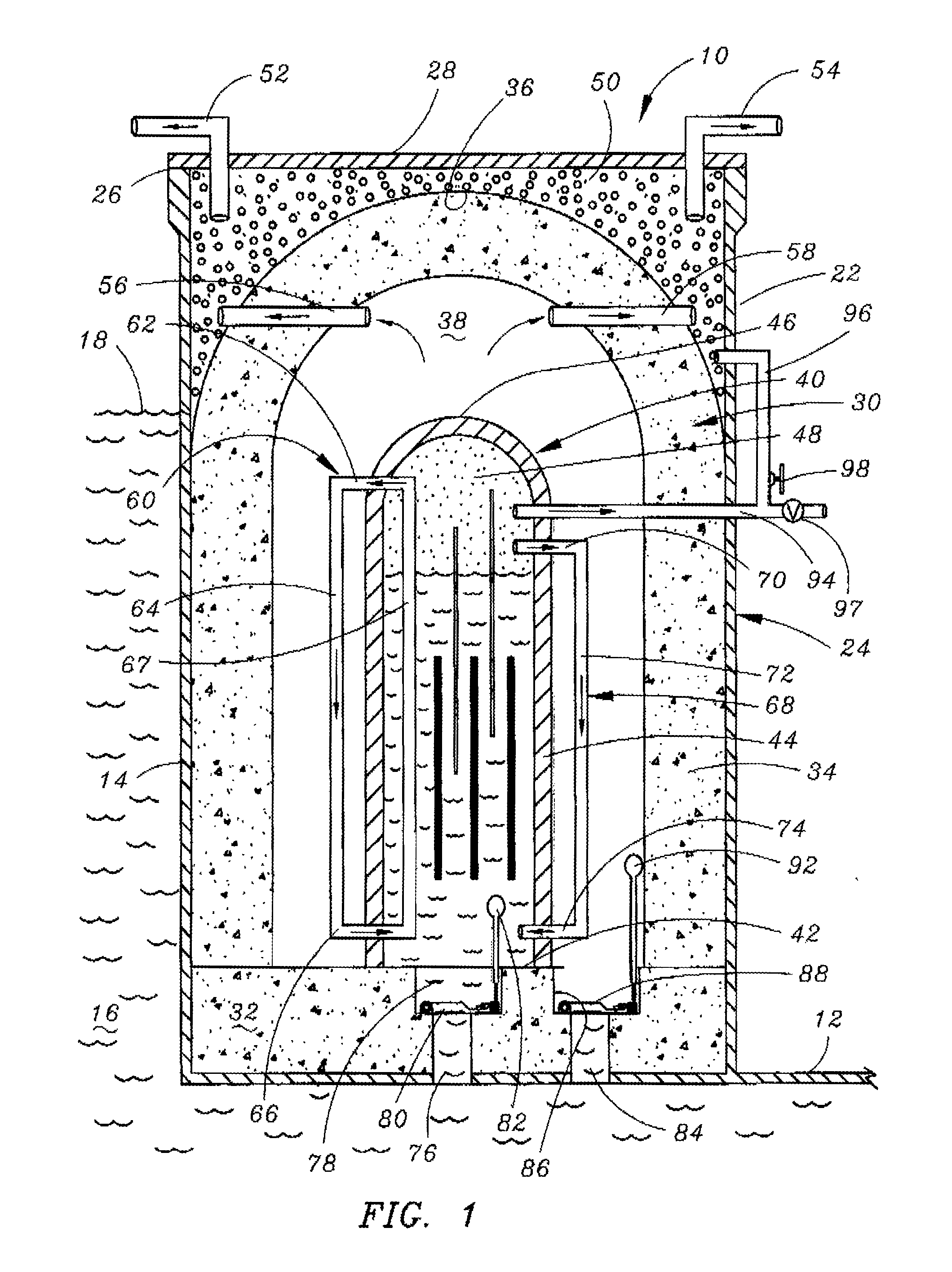 Floating nuclear power reactor with a self-cooling containment structure and an emergency heat exchange system