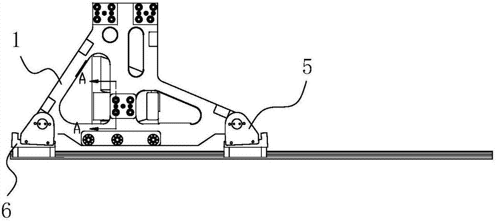 A sliding foot component and a dynamic template support structure using the same