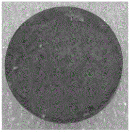 Powder metallurgy brass-based etching material with anti-paraffin-precipitation function and preparation method thereof