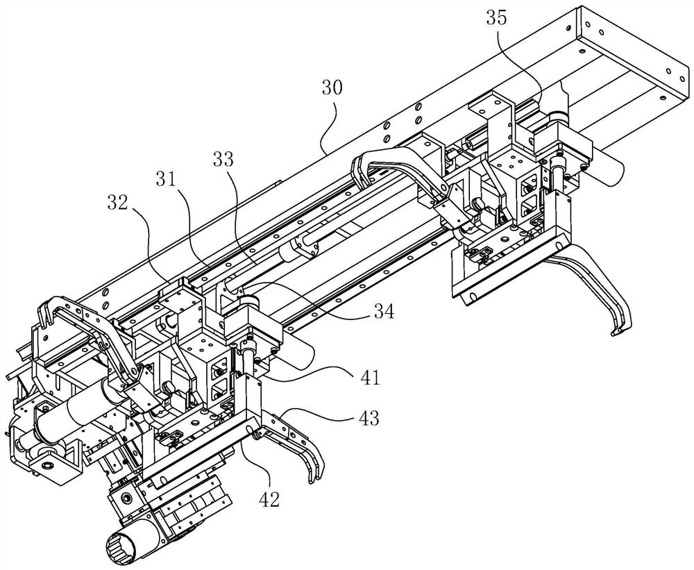 Self-adaptive angle steel clamping assembly with obstacle avoidance function