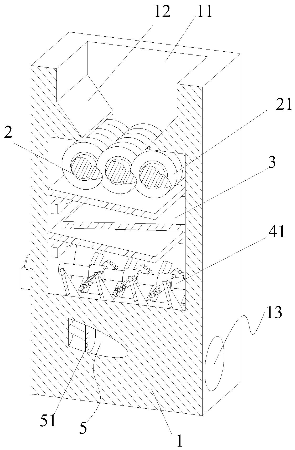 Granulating device for producing flame-retardant plastic-wood composite material