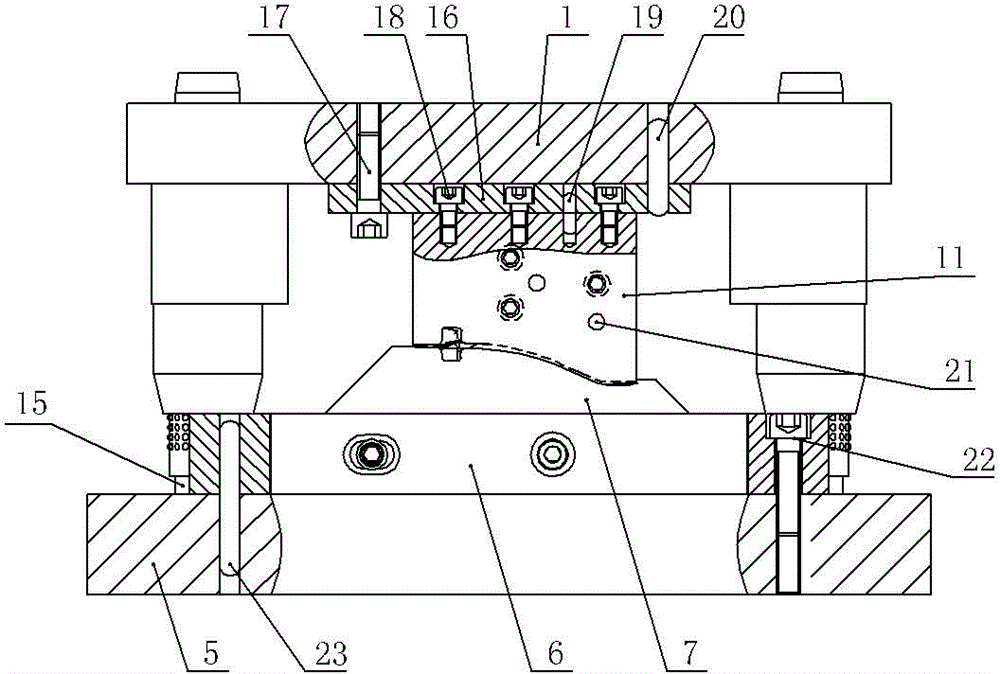 Cold cutting die for titanium alloy precision-forged blade