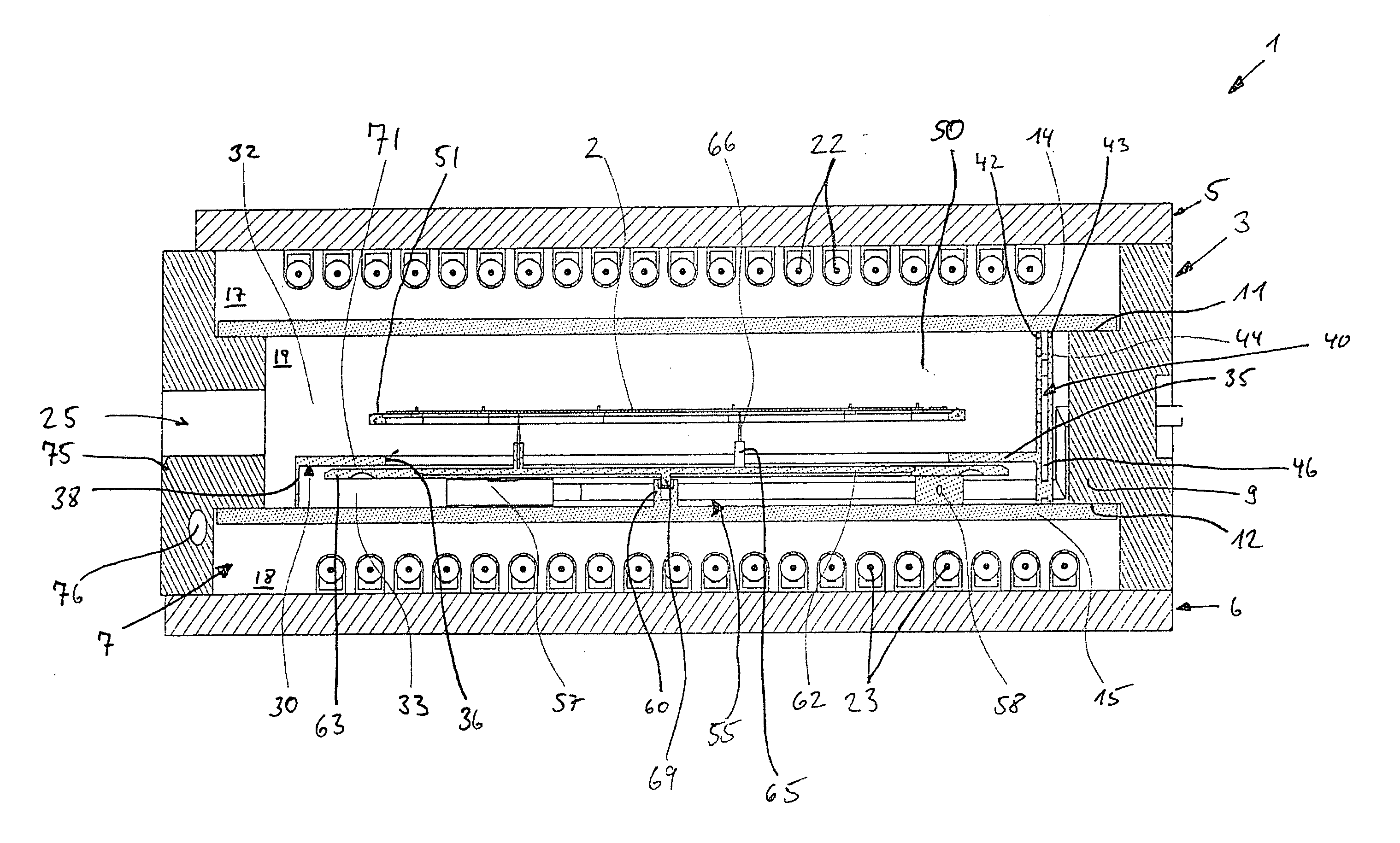 Device and method for the reduction of particles in the thermal treatment of rotating substrates