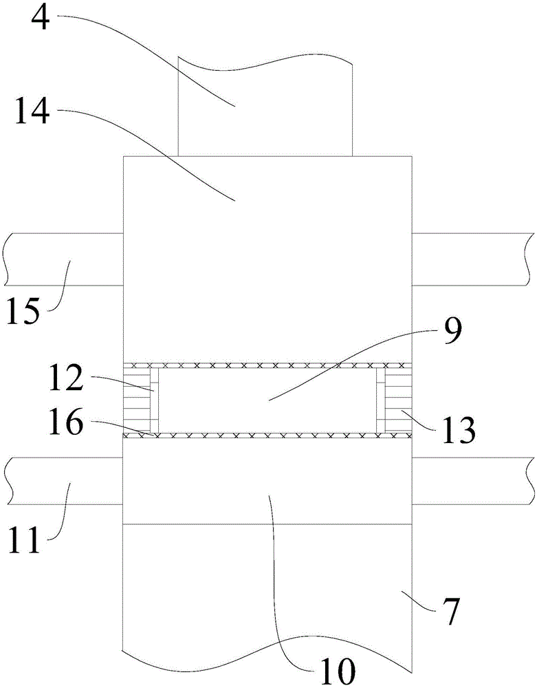 Bidirectional mixing chelating device for feed production