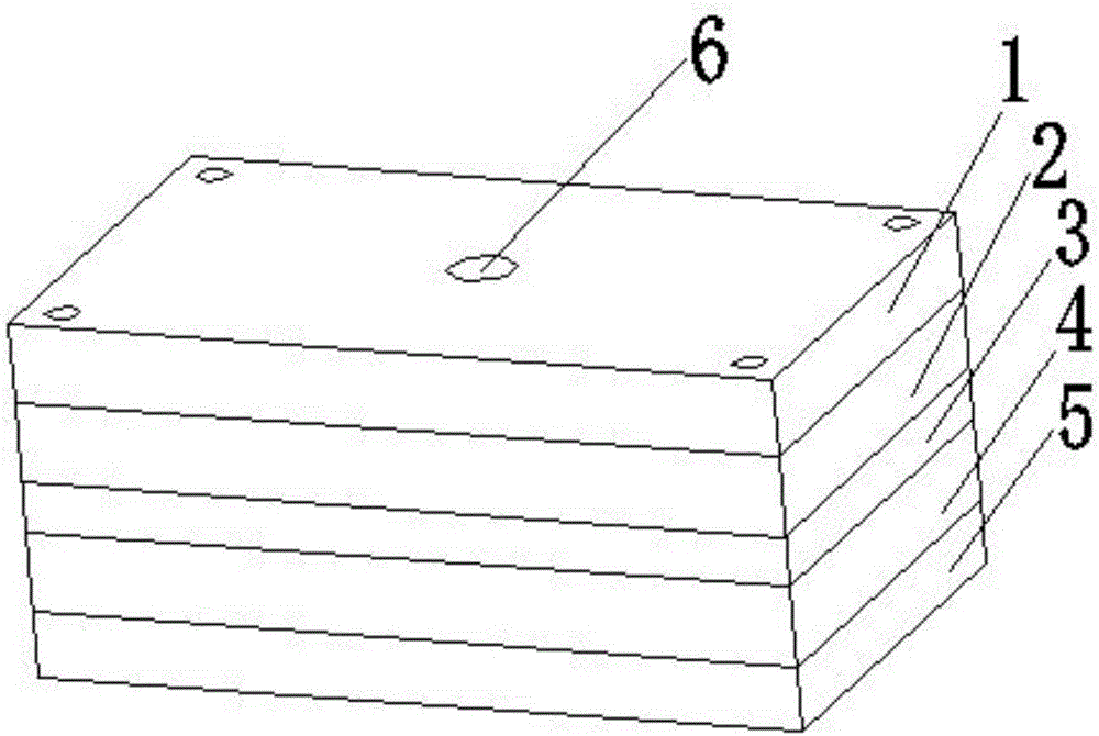 Crescent cavity injection mold