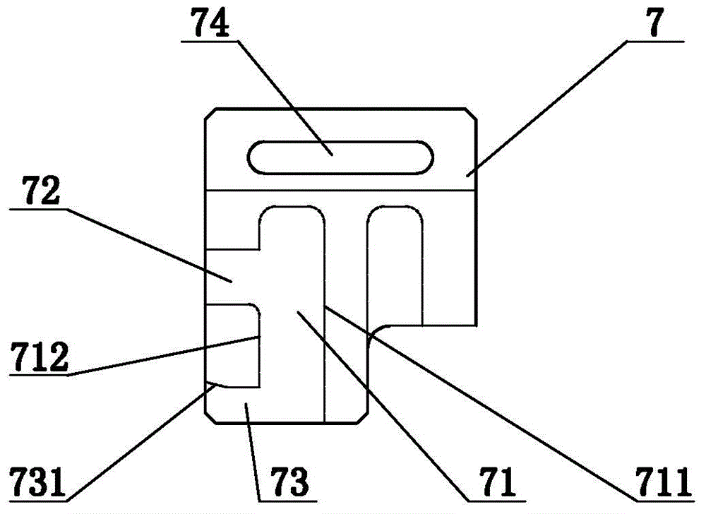 Medium-and-low-speed pulling-over mechanism