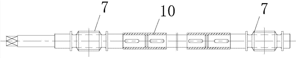 Straightening roll adjusting device