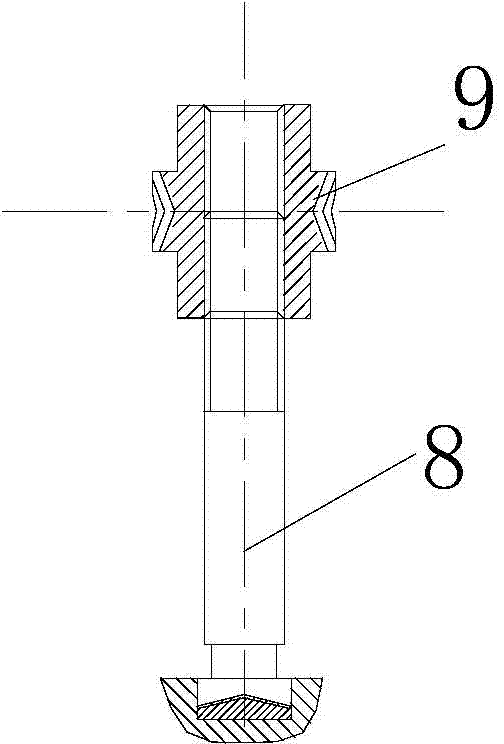 Straightening roll adjusting device