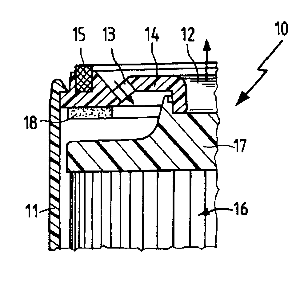 Additive dispensing filter apparatus