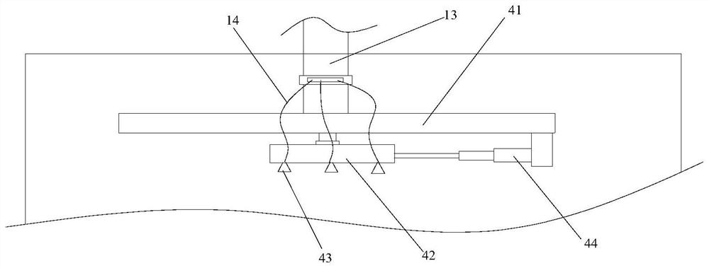 A device for treating construction waste in civil engineering