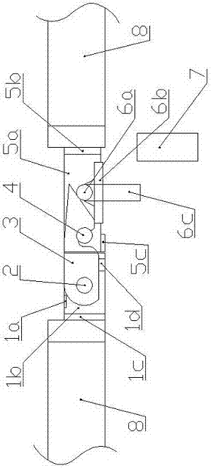 Automatic connecting and disconnecting device used for steam-curing car