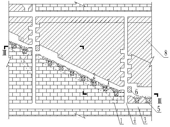 Mining method for treating upward pinch-out of inclined thin ore body