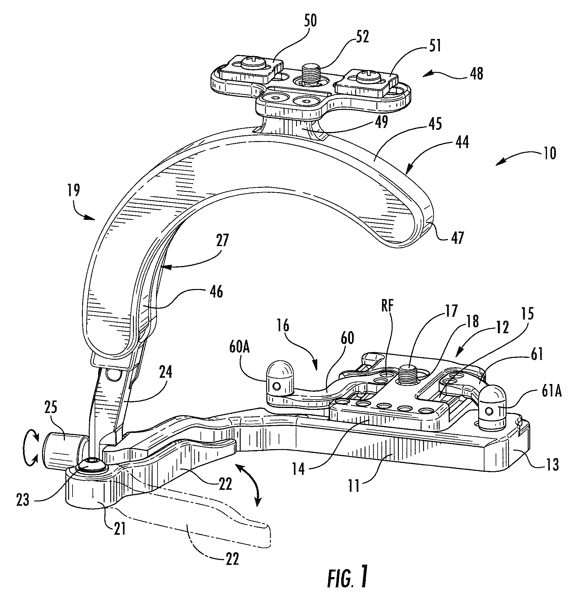 Adjustable camera flash mounting device