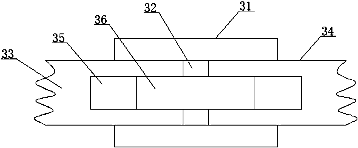 Driving device for cement pipeline making and middle connecting mechanism of cement pipeline