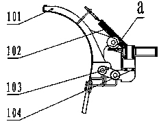 Front combined type snow removing device for snow removing vehicle