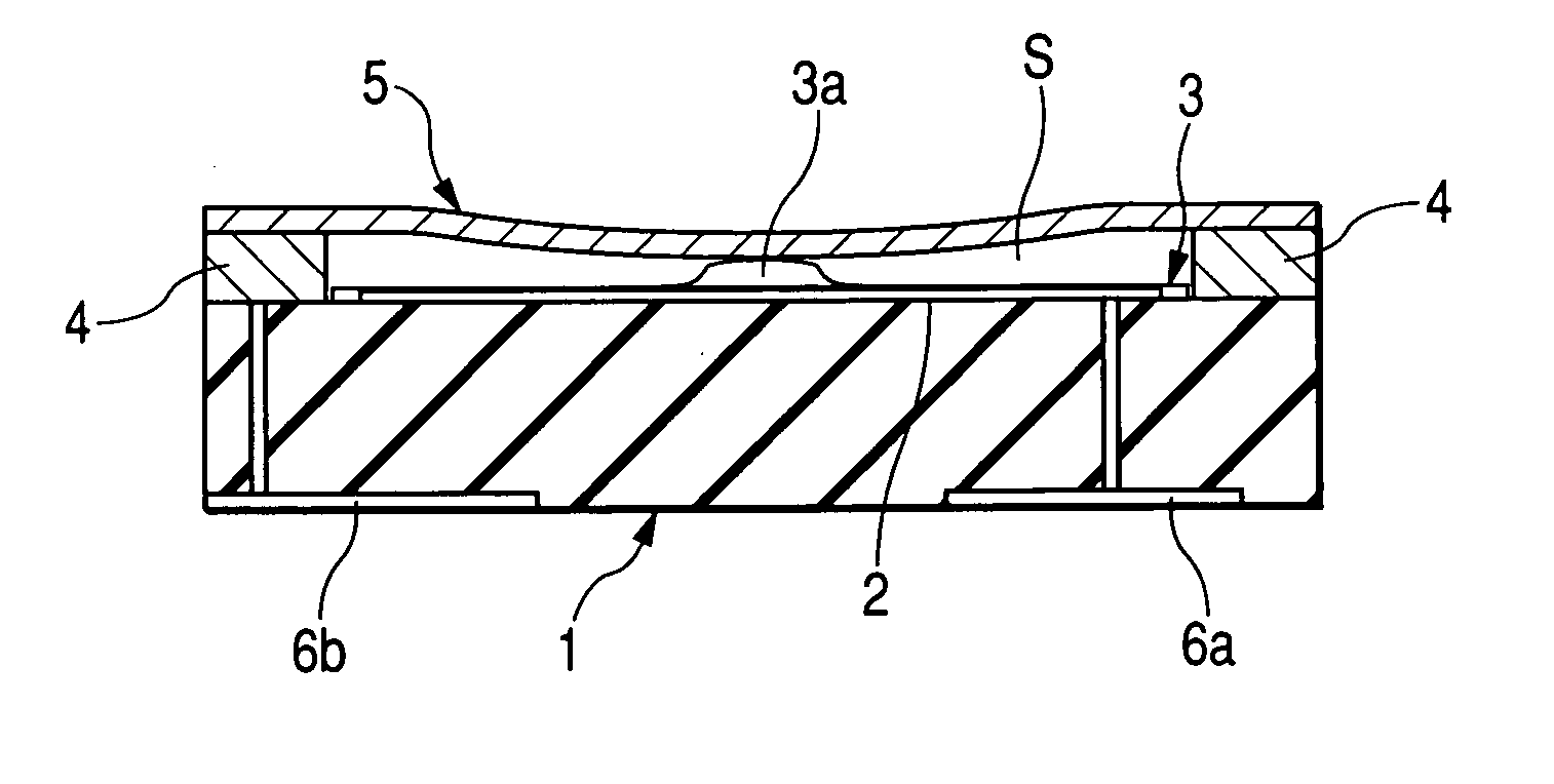 Pressure sensor for detecting pressure by using capacitance variation according to deflection of diaphragm