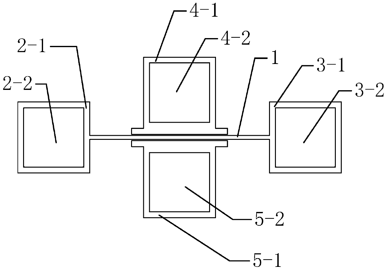 Silicon micro-resonant frequency multiplier based on super-harmonic synchronization technology