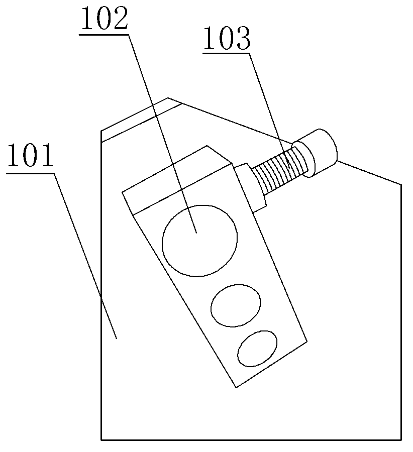 Steel reinforcement framework seam welder traction device