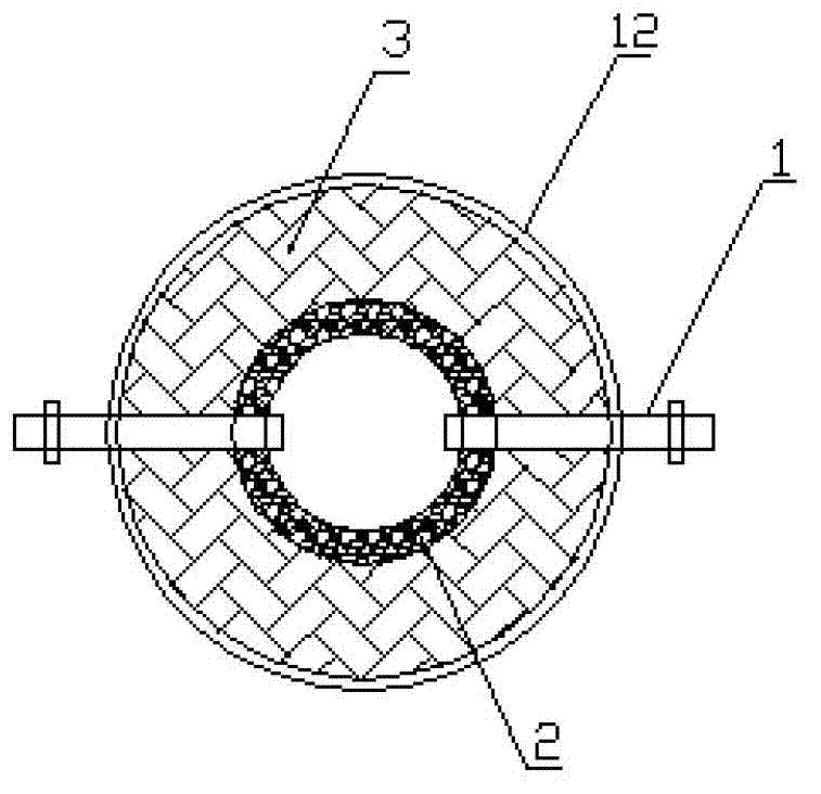 Device and method for disposing low and medium-radioactivity solid waste by hot plasmas