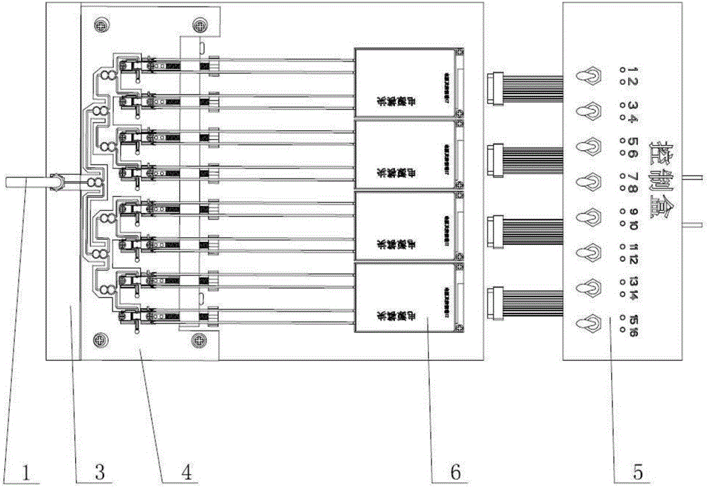 Microwave chip screening device and screening method therefor