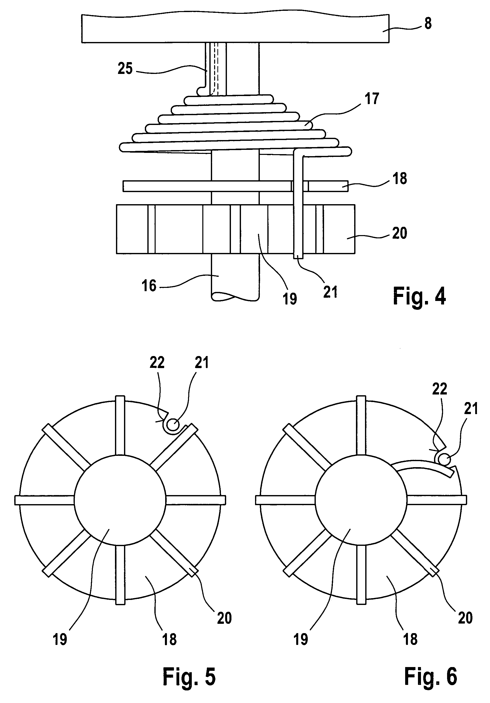 Device for storing projectile balls and feeding them into the projectile chamber of a hand gun