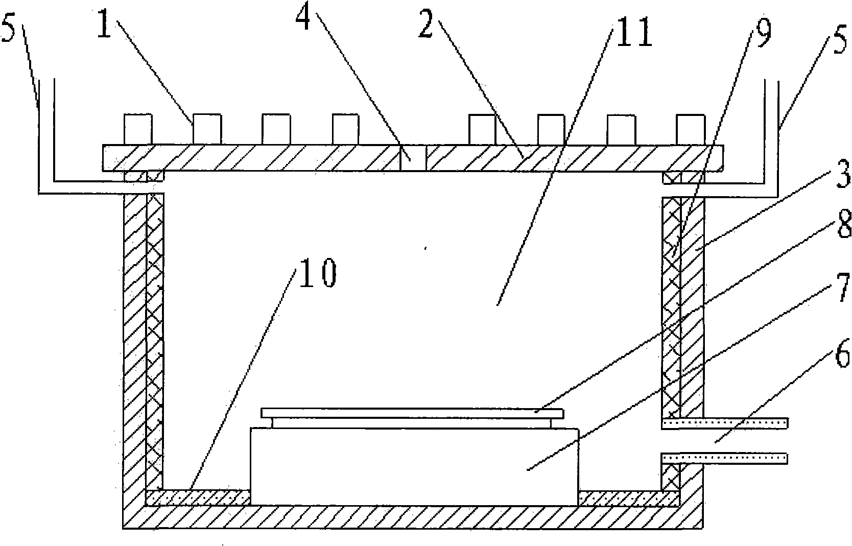 Cavity inner lining and reaction cavity