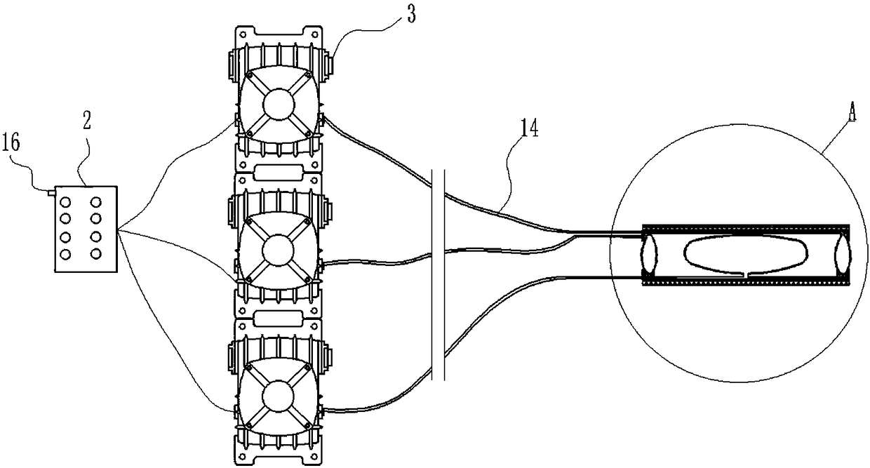 Minimally invasive catheter type synchronous cardiac auxiliary device and use method thereof