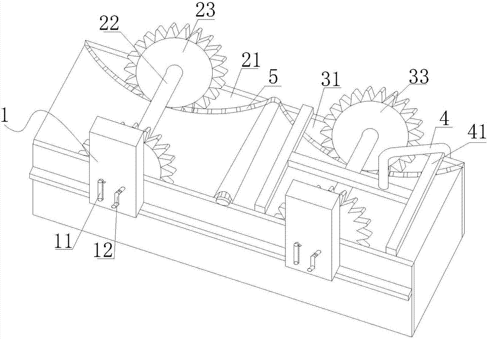 Adjustable water cooling and heating apparatus for sheet jelly machine