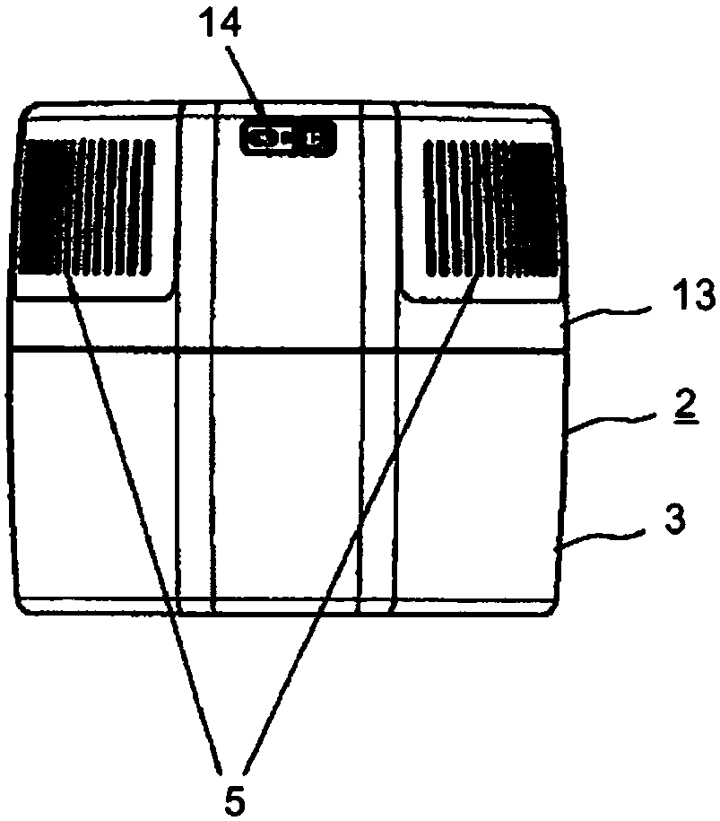 Air conditioner for humidifying room air using mineralized water