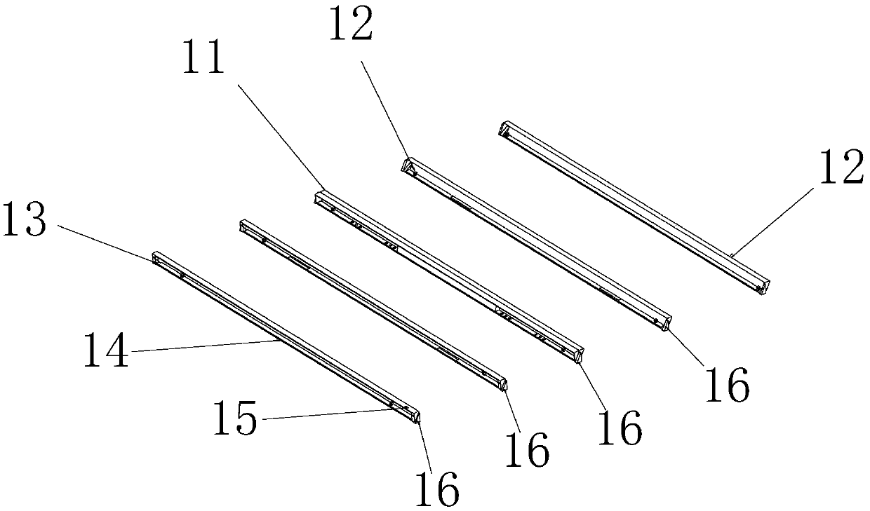 Folding mechanism for flexible screen