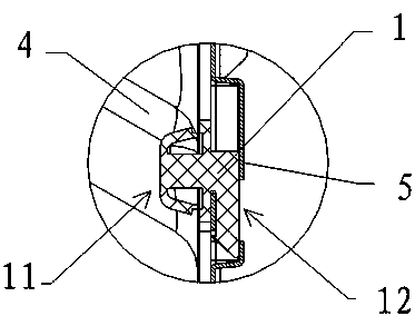 Connection piece and refrigerator adopting same