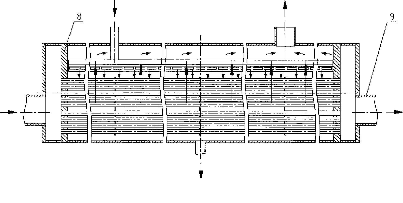 Trickle falling film type evaporator device and use method