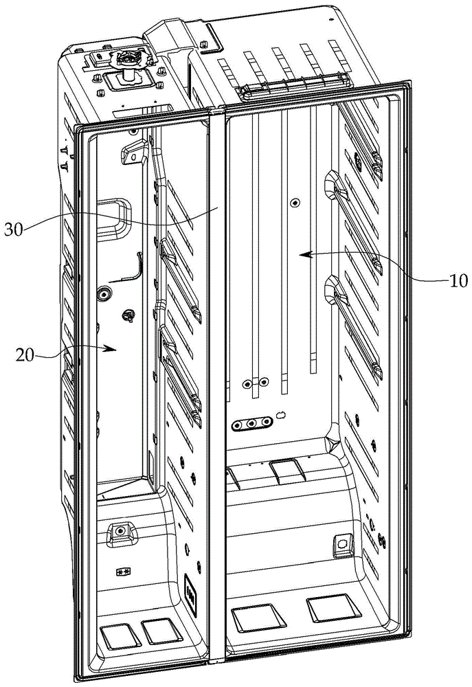 Sealing Structure For A Central Wall For A Refrigerator, And A Refrigerator Having The Same