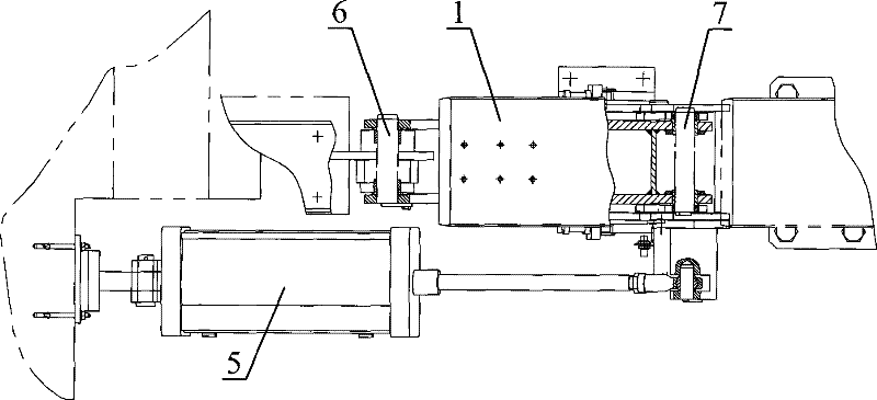 Movable transition track bridge for heating furnace