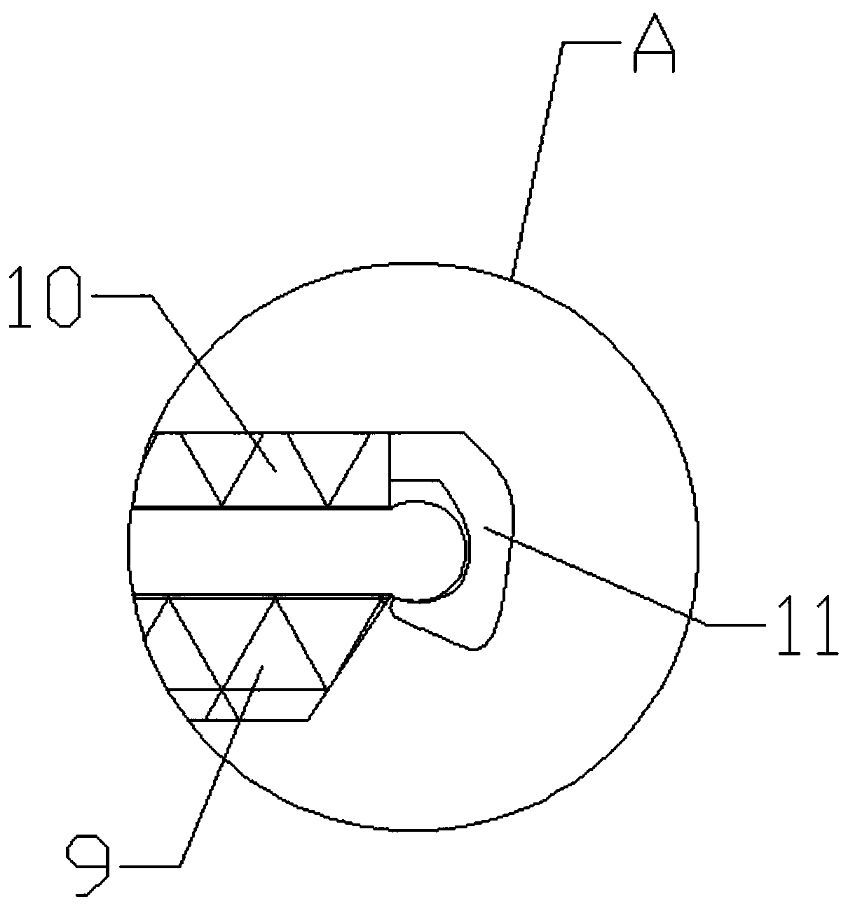 Triangular vertical arm surface rust removal device