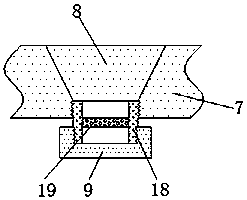 Sampling device used for water quality detection and facilitating solid-liquid separation