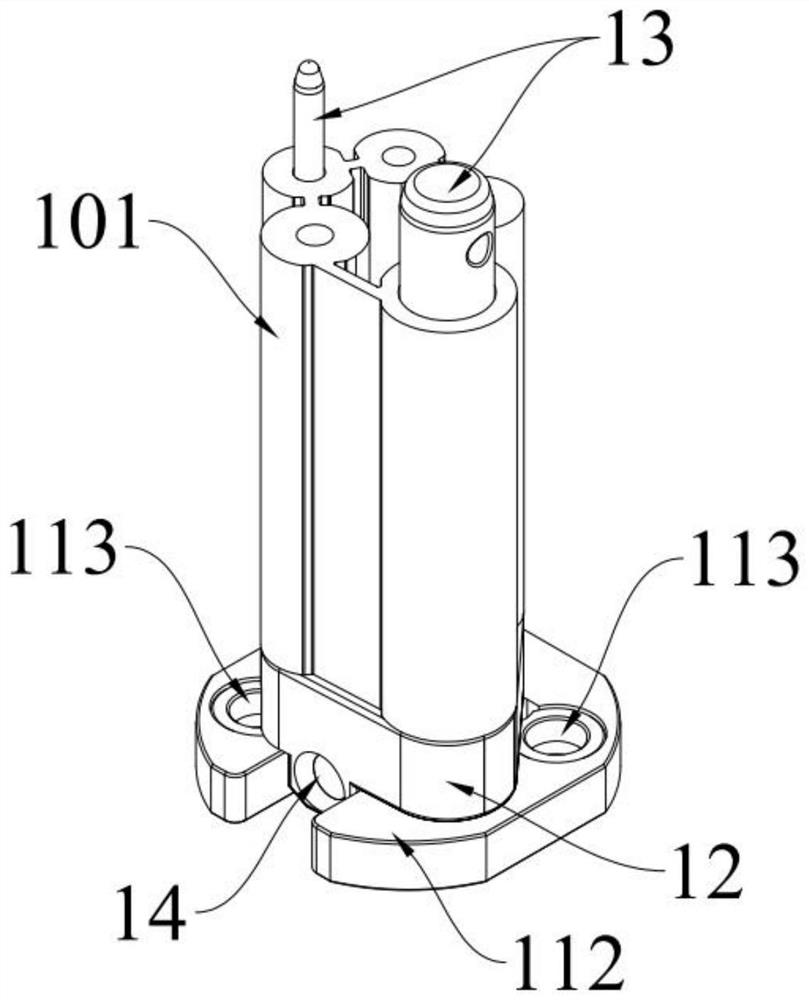 Soldering lug distributing mechanism and distributing method