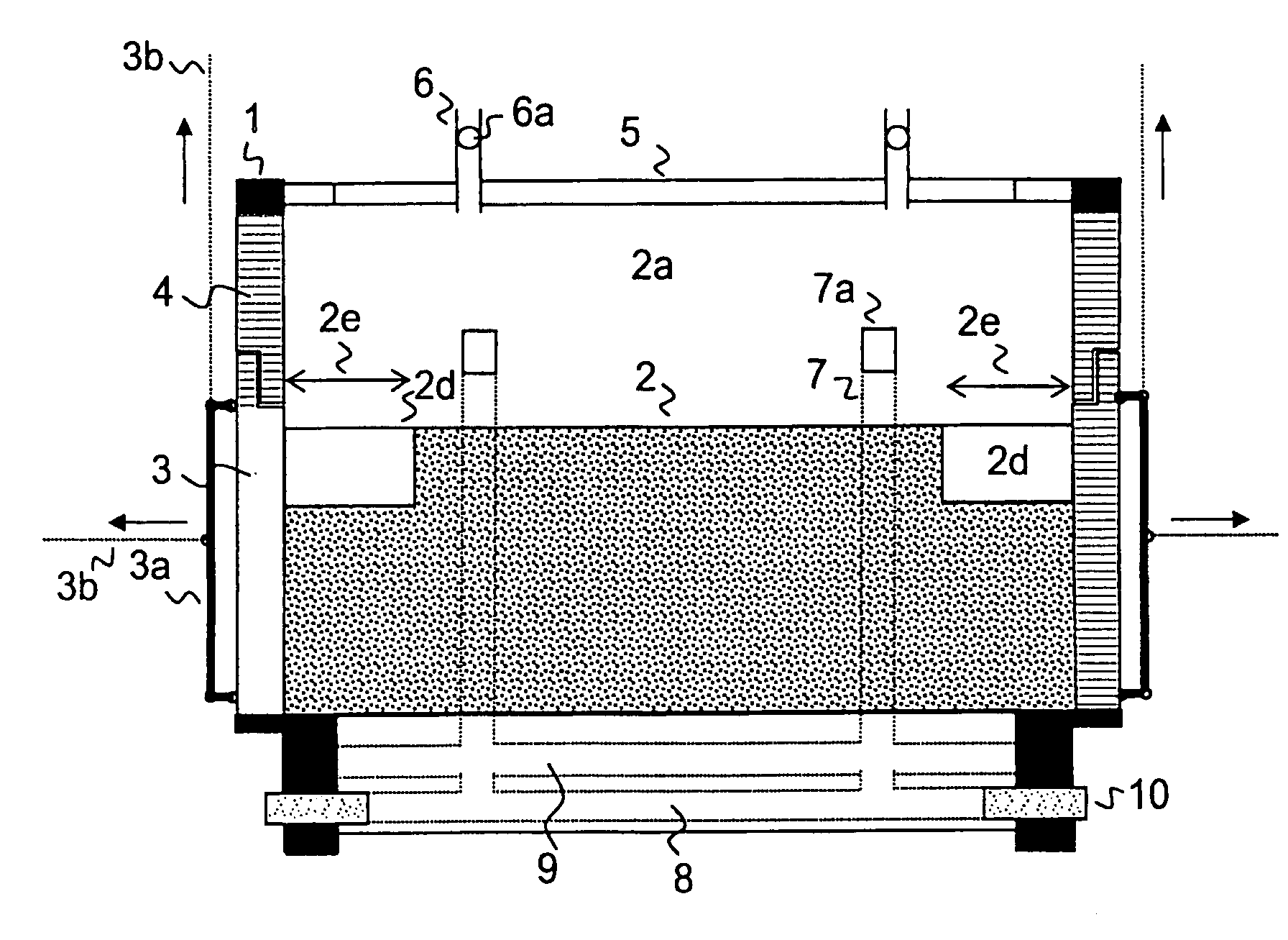 Method to reduce heat radiation losses through coke oven chamber doors and walls by adapting the coal cake in height or density