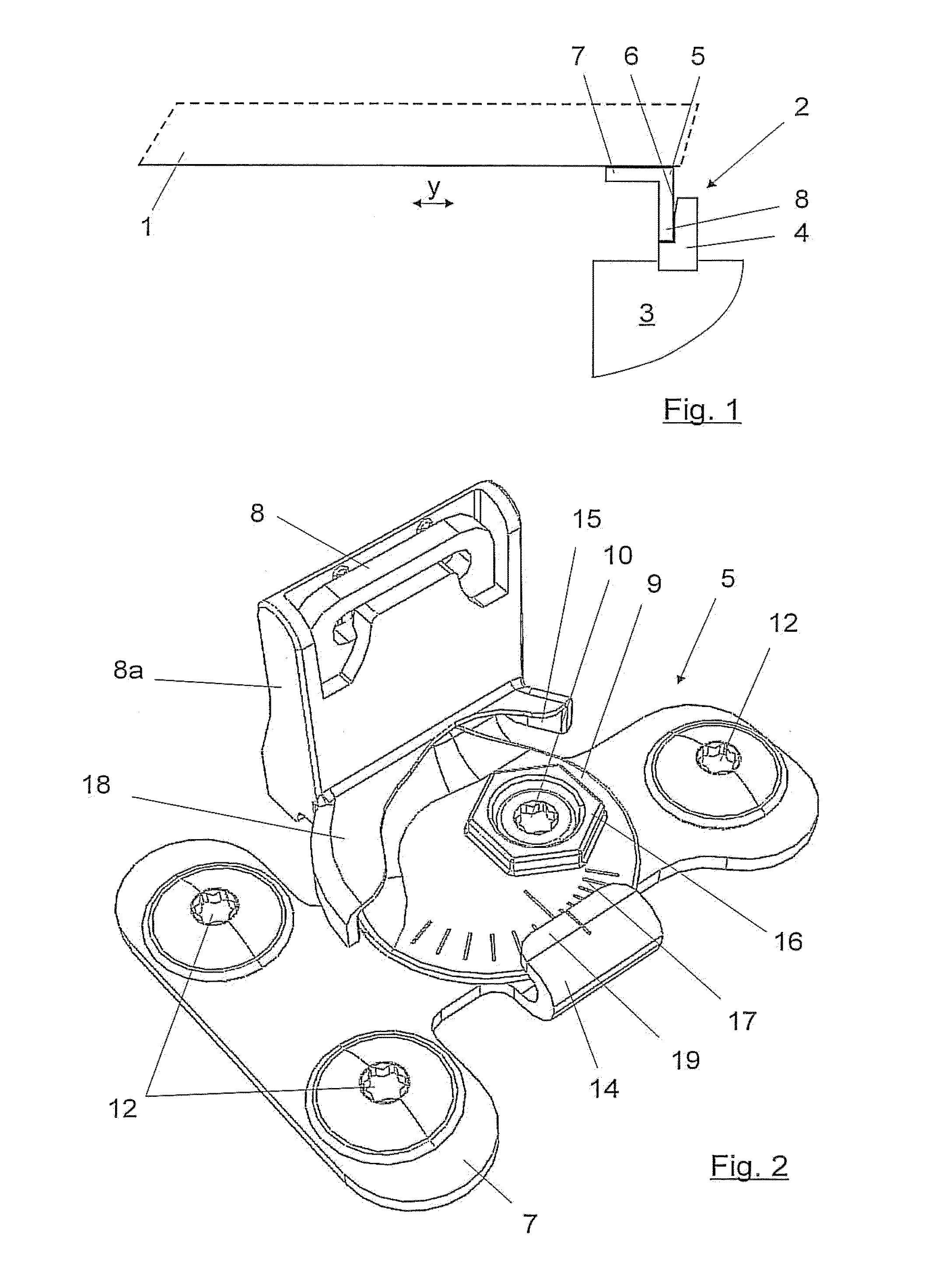 Device for fixing the position of a lid