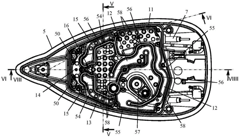 Steam ironing appliance comprising a steam generator and an iron