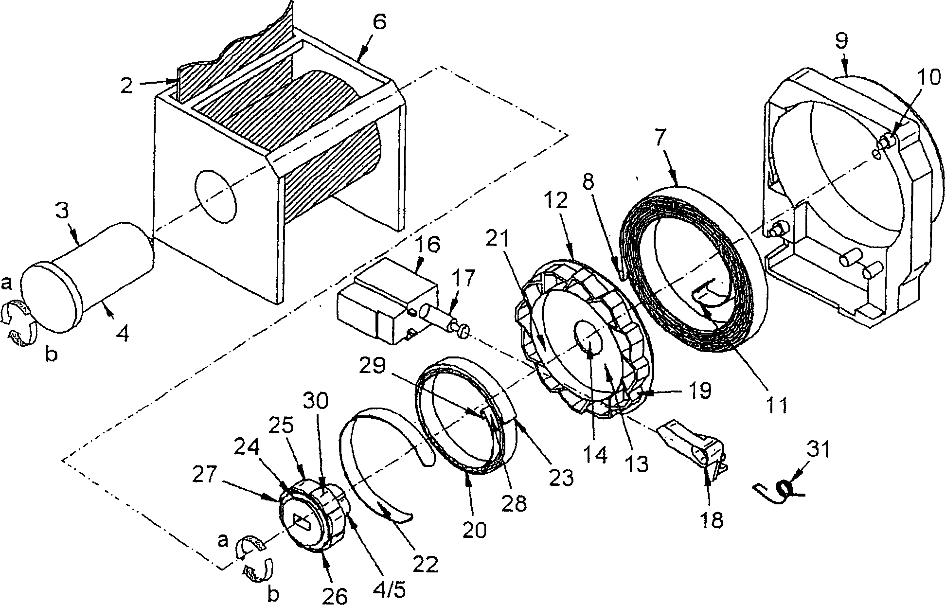 Safety belt automatic flexing device with free wheel clutch