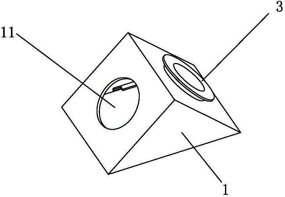 Rubik cube type water discharging device and water tap