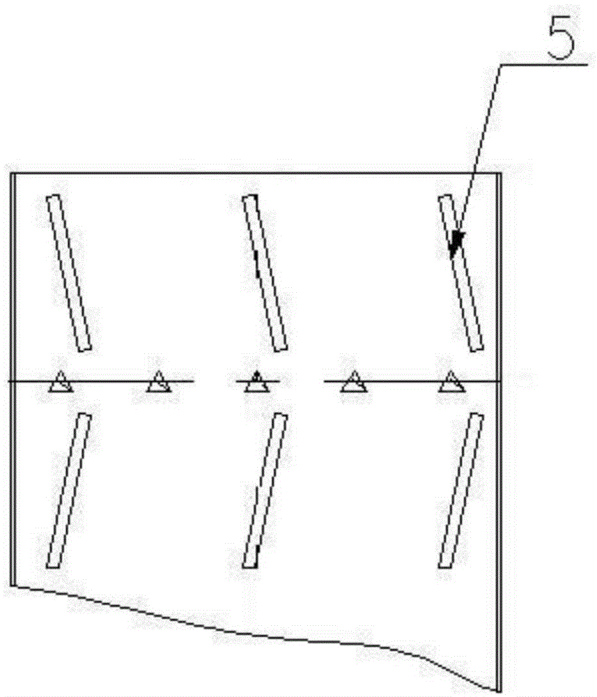 Vertical type powdered coal drying preheating device based on partition wall heat exchange